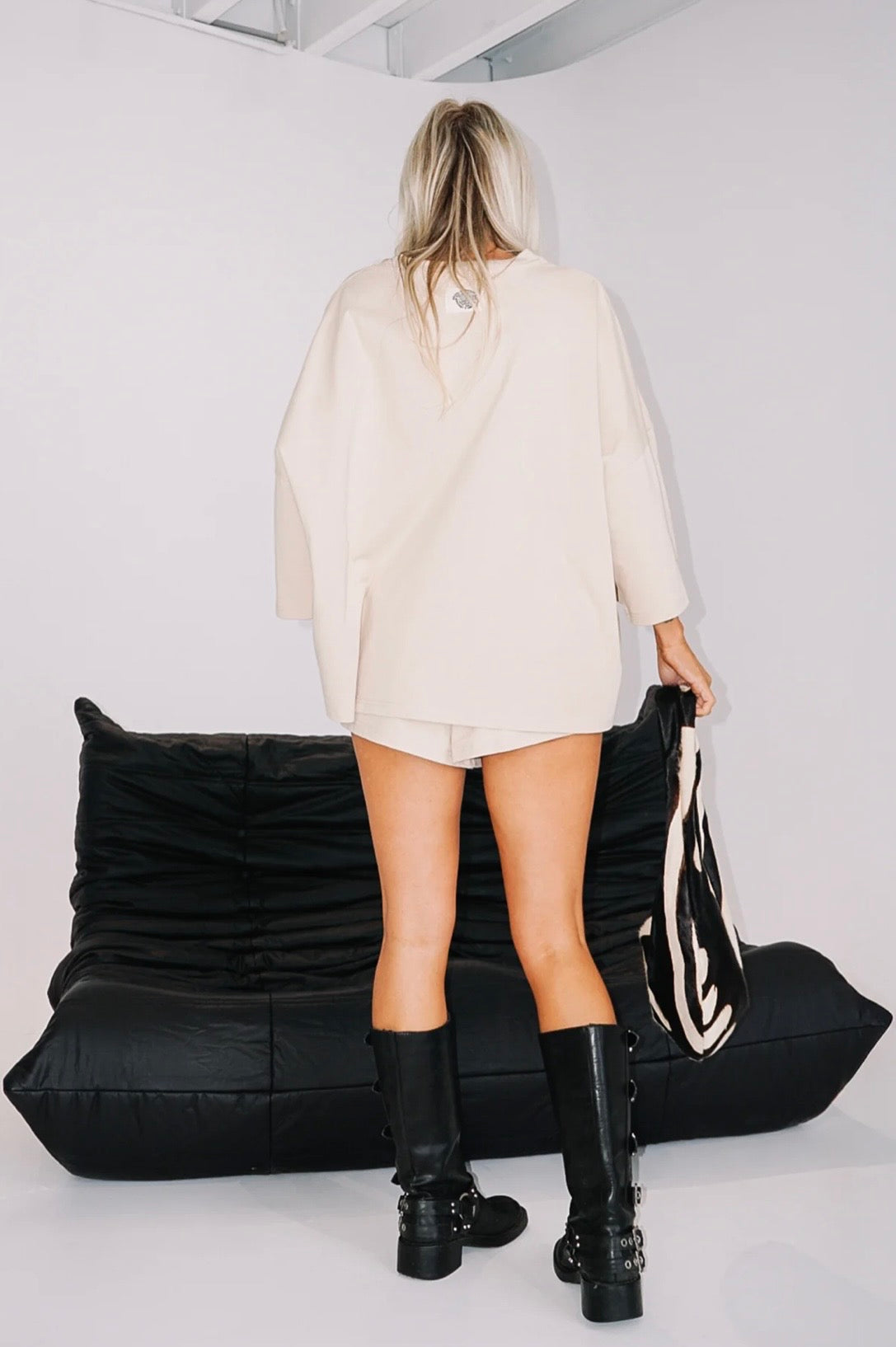 BASIC MIDWEIGHT SHORTS BEIGE