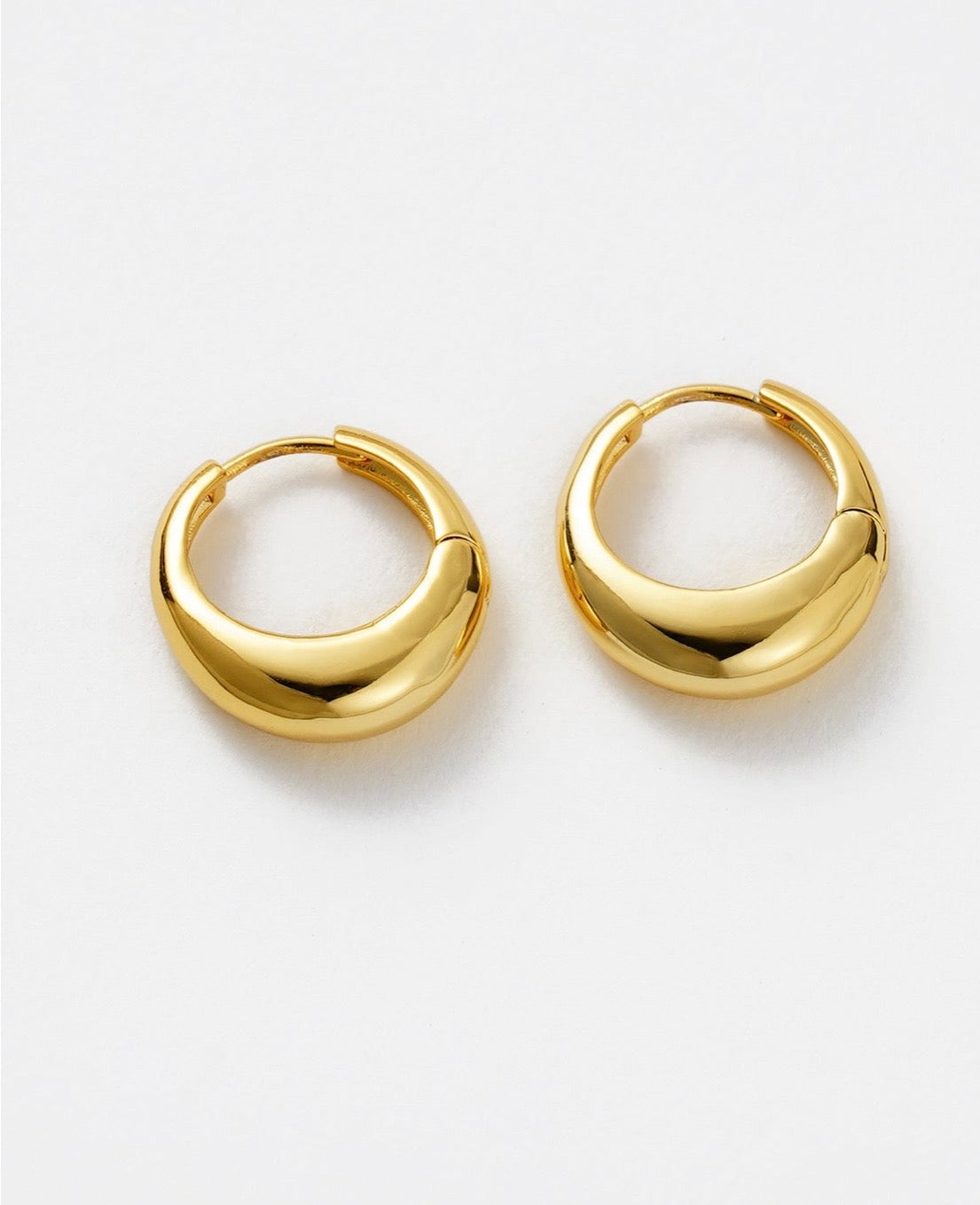 CLEO HOOP MEDIUM GOLD