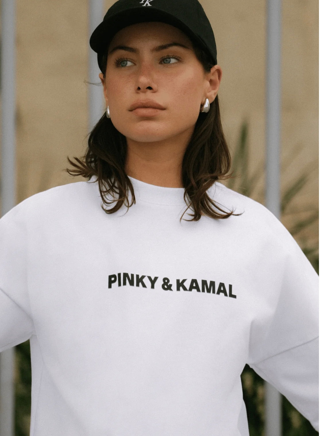 PINKY + KAMAL - T-Shirt Black / White