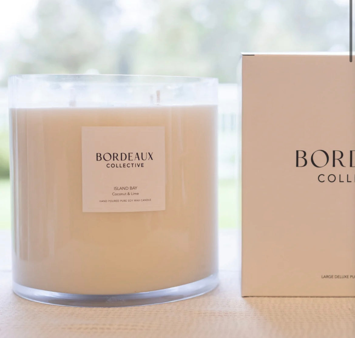 ISLAND BAY - Coconut & Lime Medium Deluxe Candle