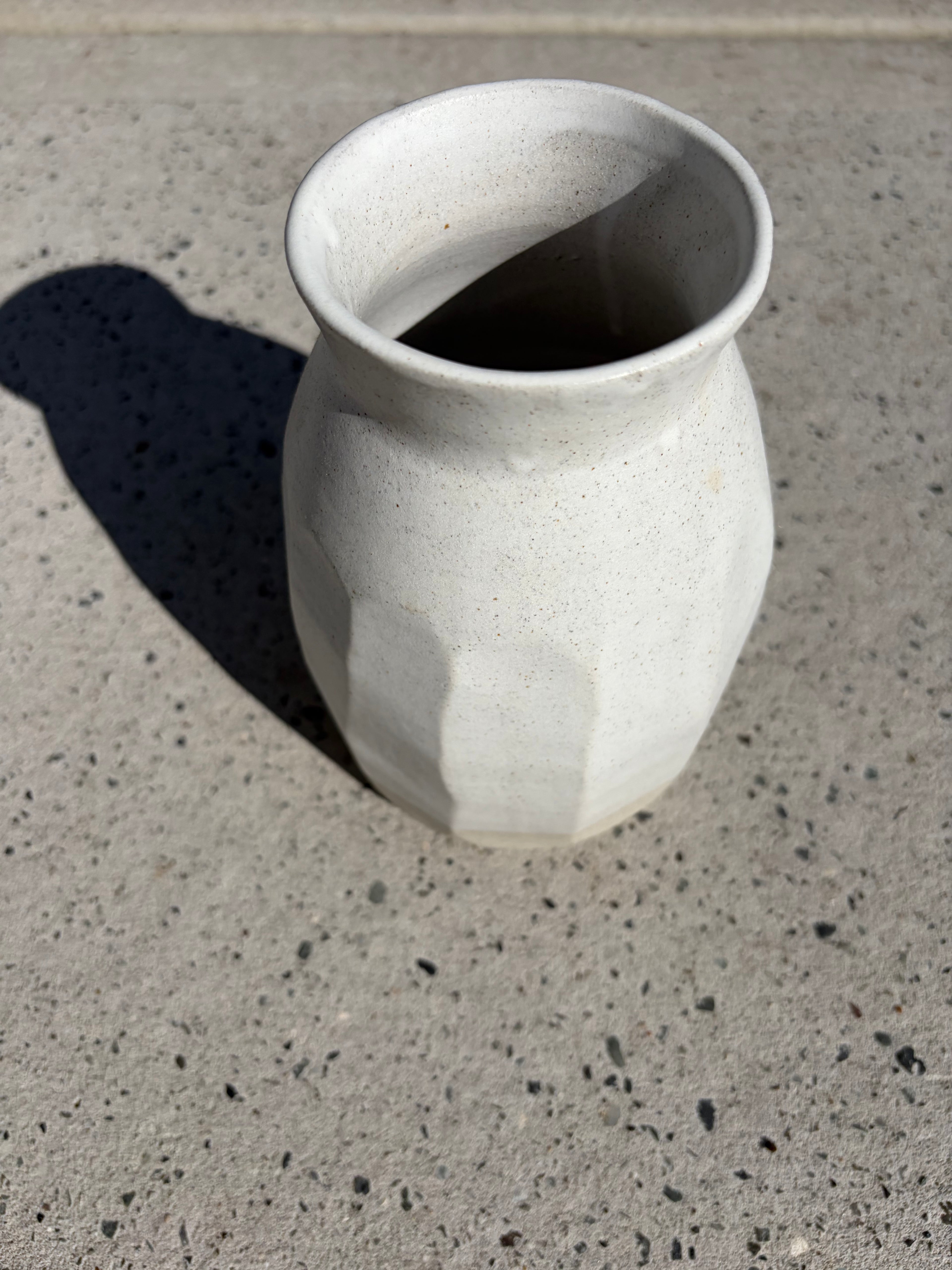 CARVE VASE