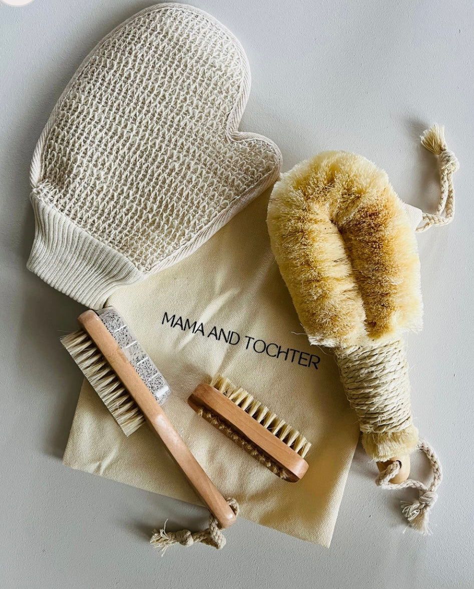 SET OF 4 BAMBOO PERSONAL BRUSHES - Gift Set