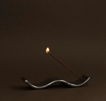 CERAMIC WAVE INCENSE HOLDER  - SILVER