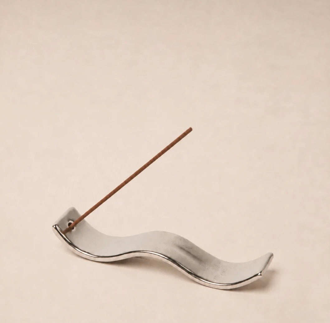 CERAMIC WAVE INCENSE HOLDER  - SILVER