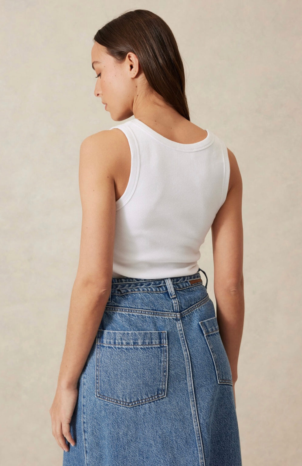 CONTOUR RIB SCOOP NECK TANK - White
