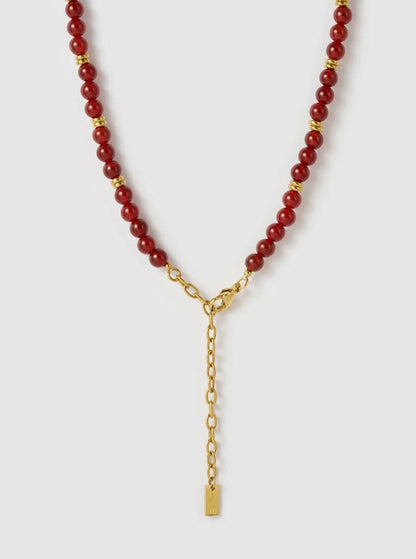 VELVET CHARM GOLD NECKLACE - RED AGATE