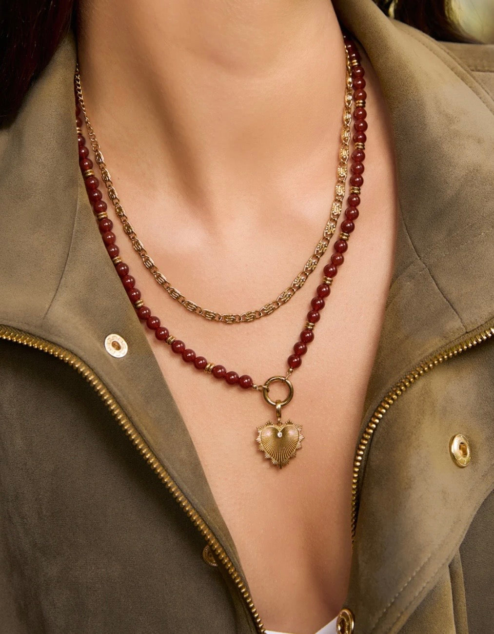 VELVET CHARM GOLD NECKLACE - RED AGATE