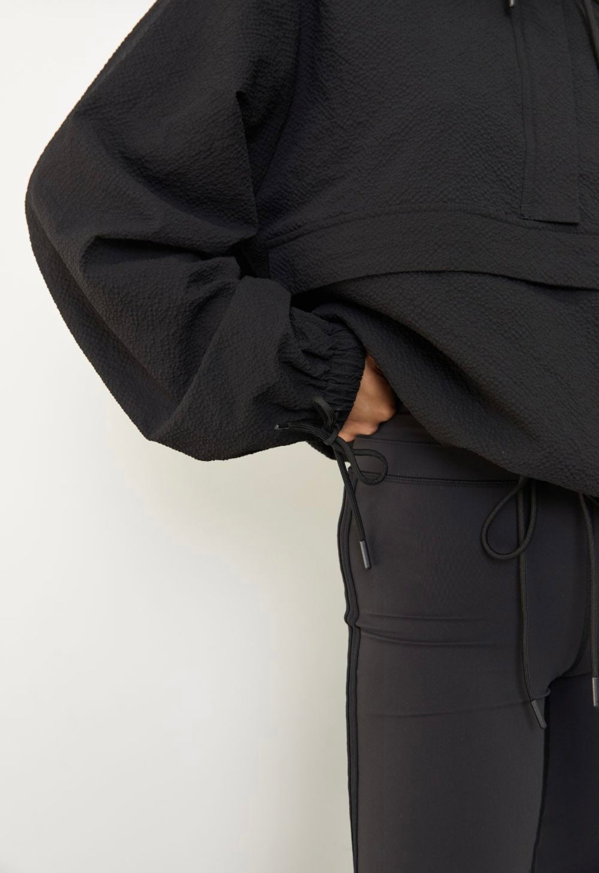 WATERPROOF GORTEX JACKET - BLACK
