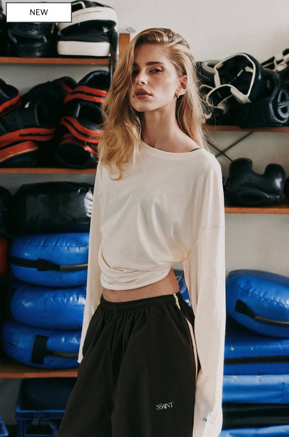 THE VICTORY LONG SLEEVE - CREAM