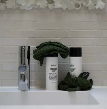 CLARIFYING FACIAL CLEANSING MILK