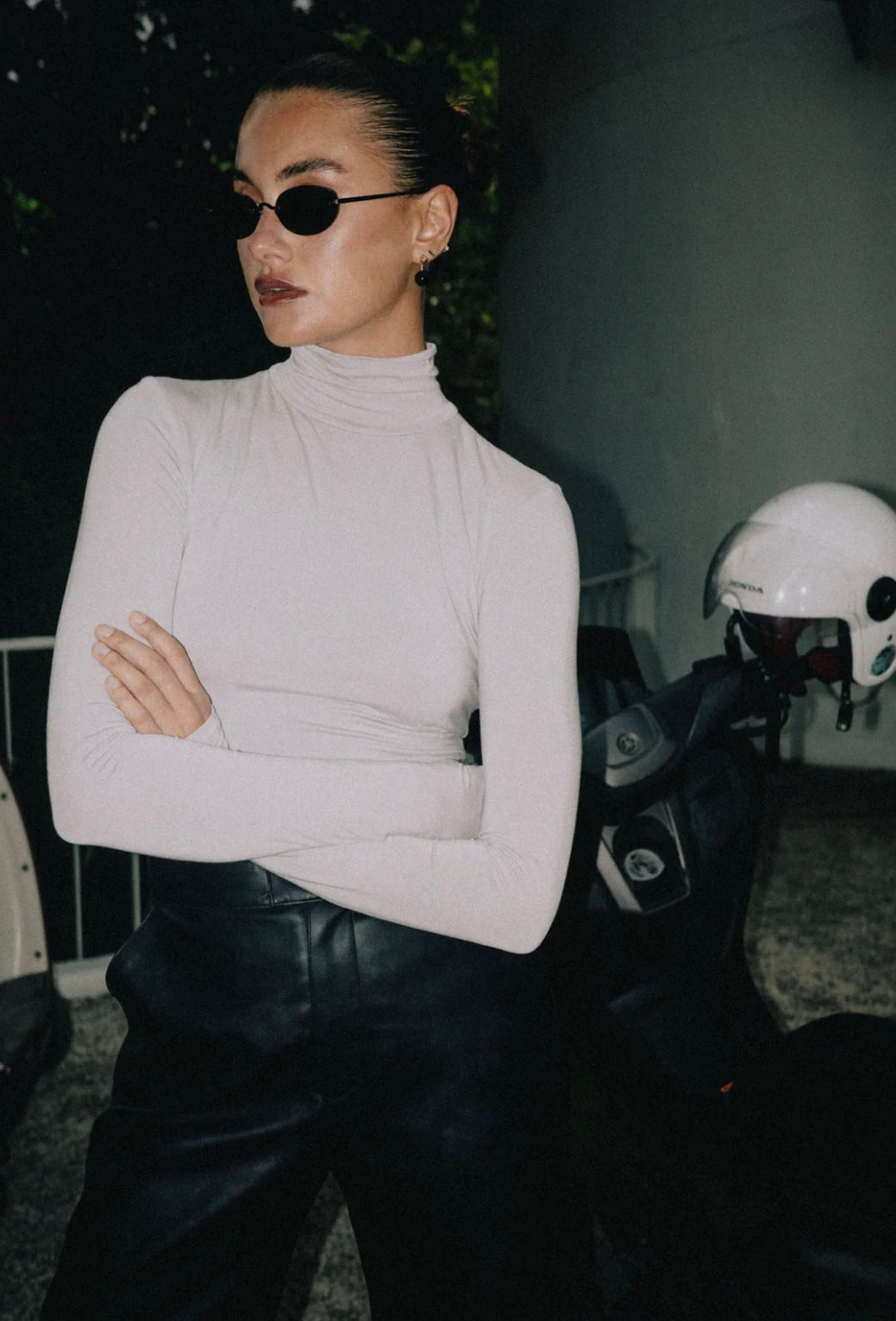 LAYLA BACKLESS TOP - Smoke