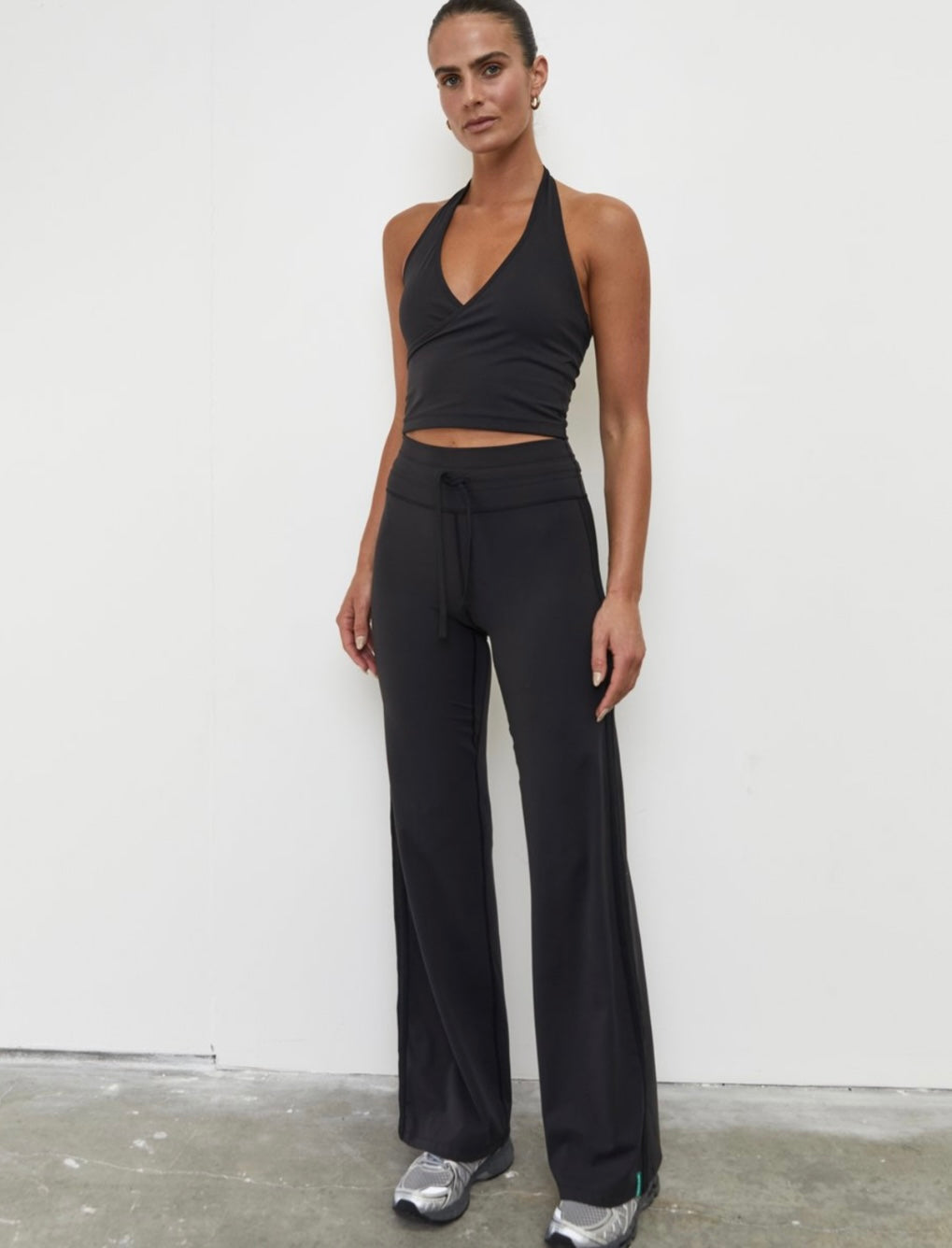 STRAIGHT LEG TIE UP PANTS - BLACK
