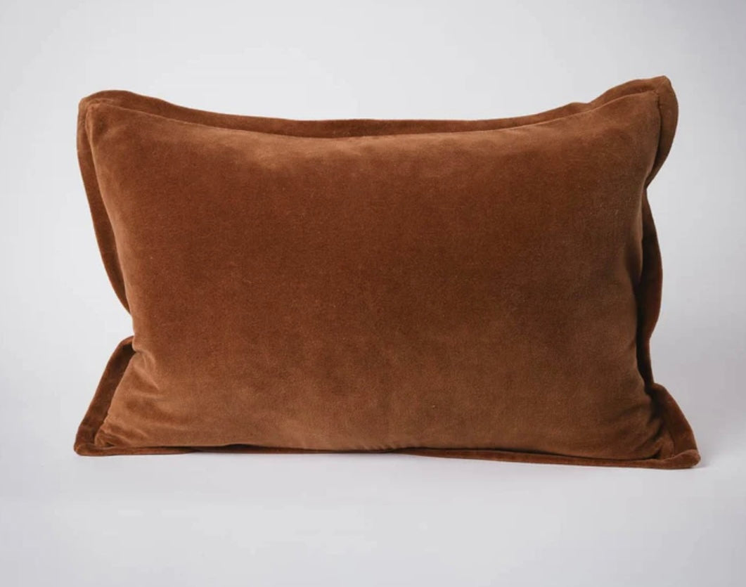 EVELYN VELVET CUSHION- NUTMEG / 40x60cm