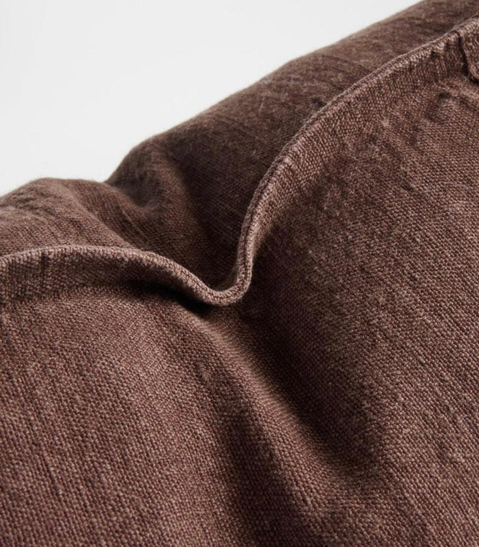 LUCA LINEN CUSHION - CHOCOLATE - FILLED CUSHION / 50x50cm