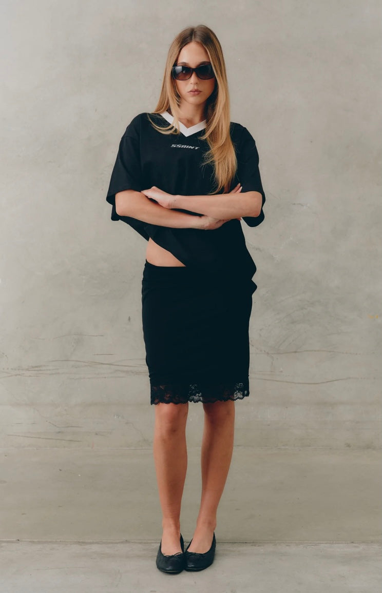 REFLECTIVE V NECK TEE BLACK