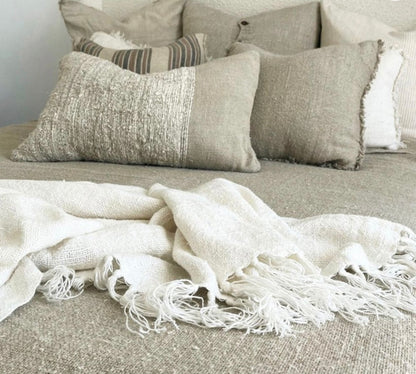 BEDOUIN OVERSIZED LINEN THROW - IVORY