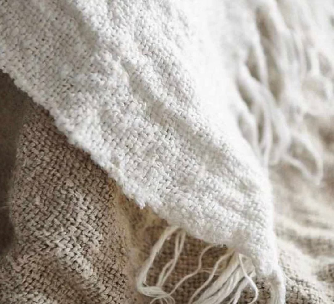 BEDOUIN OVERSIZED LINEN THROW - IVORY