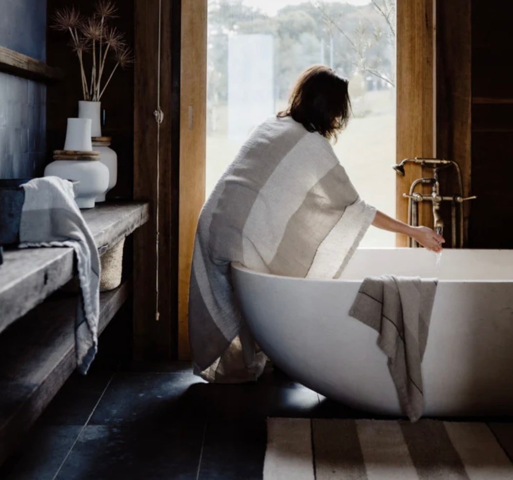RETREAT BATH TOWEL - SET OF 2 - NATURAL / IVORY/ BLACK / 100x150cm