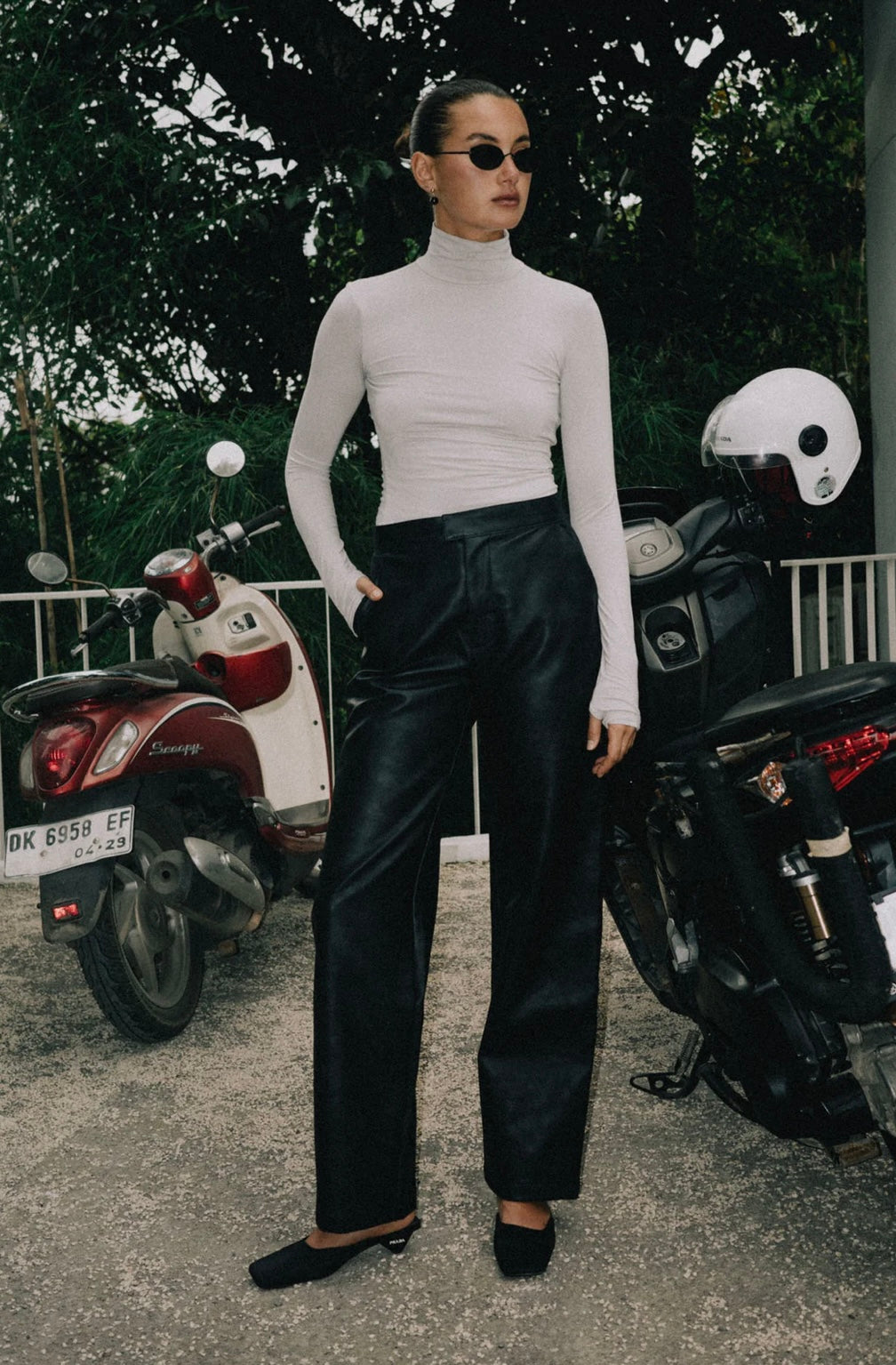 LAYLA BACKLESS TOP - Smoke