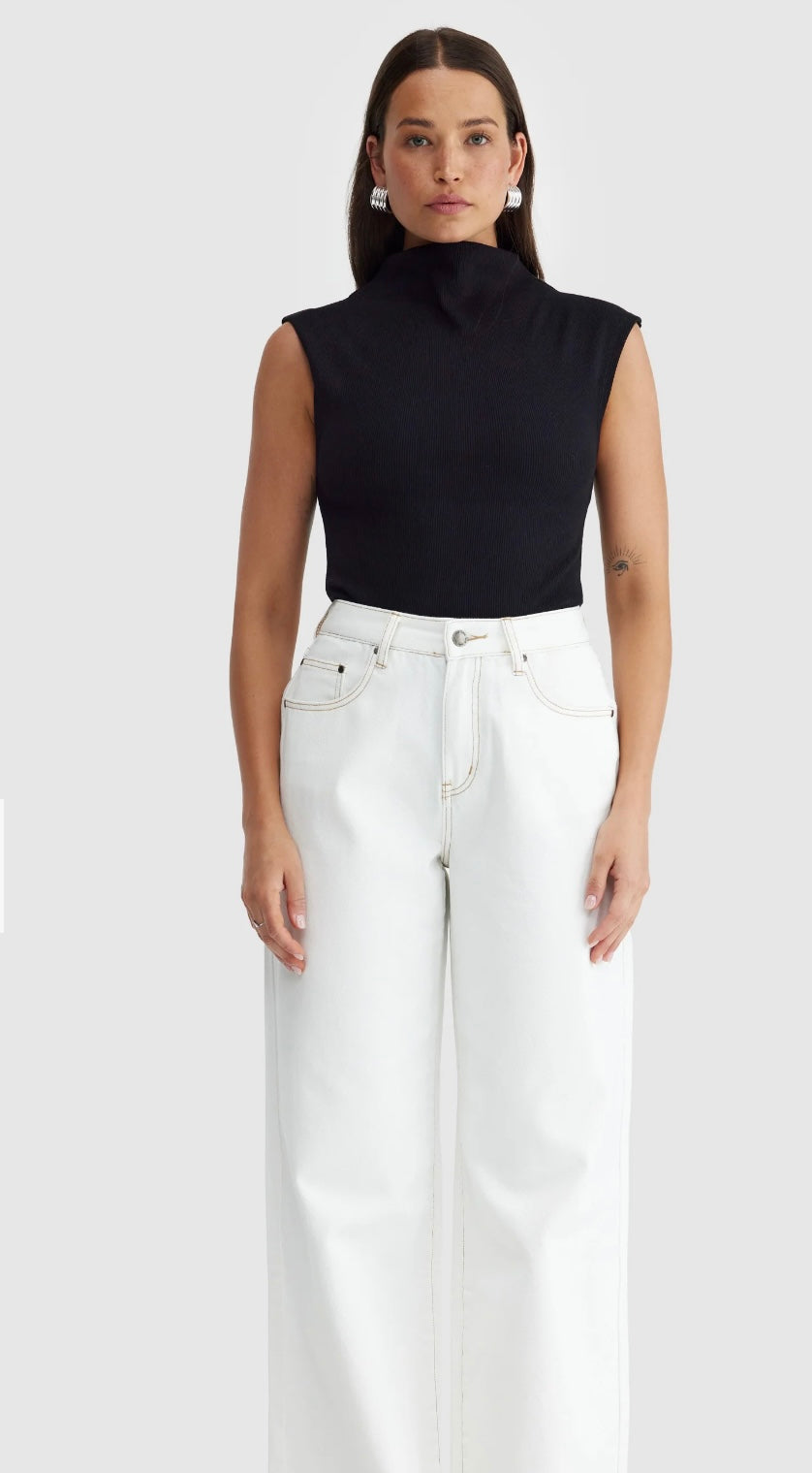 LIV HIGH NECK TOP - Black
