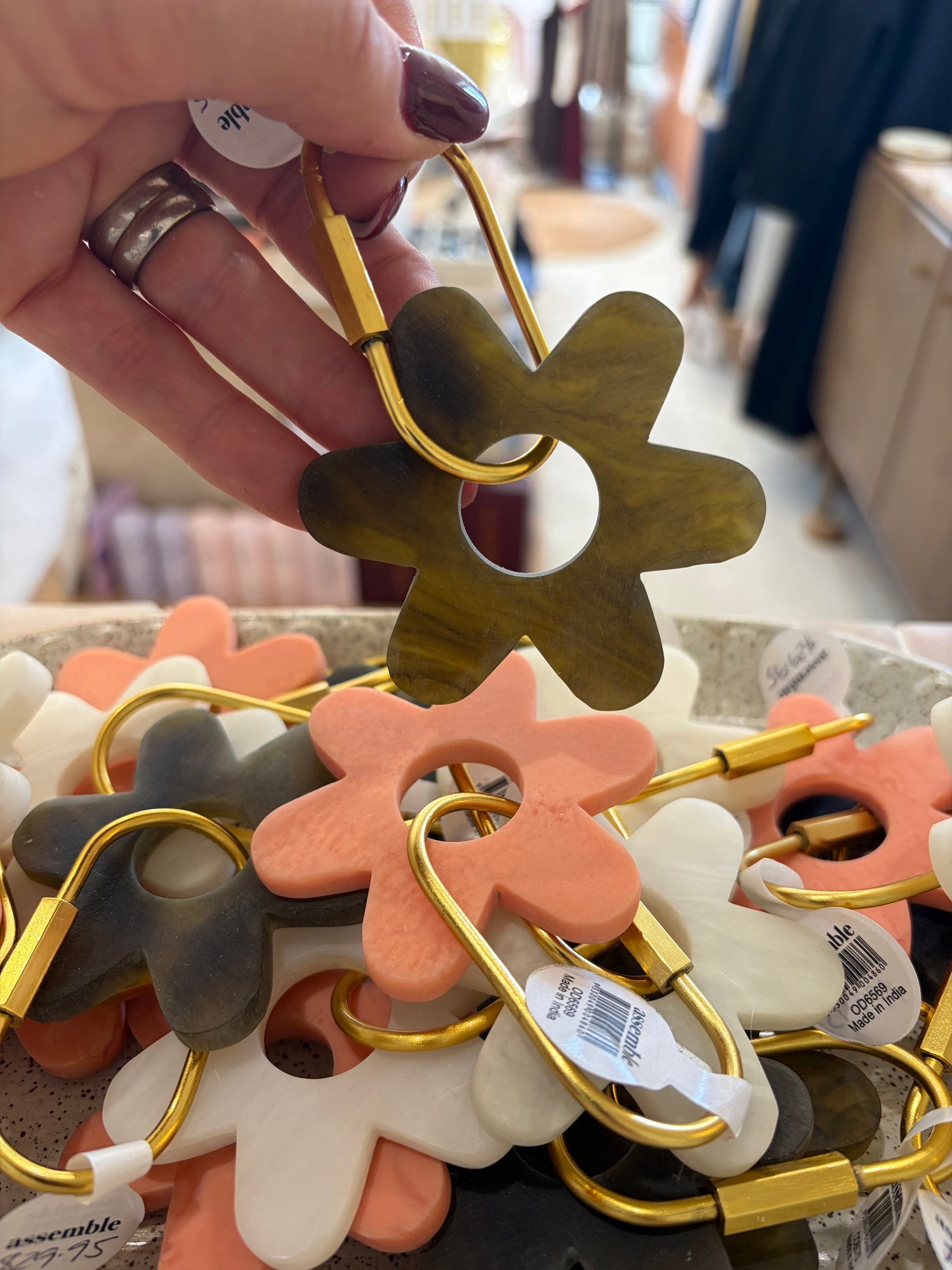 KIP RESIN FLOWER KEY RING 7cm PESTO