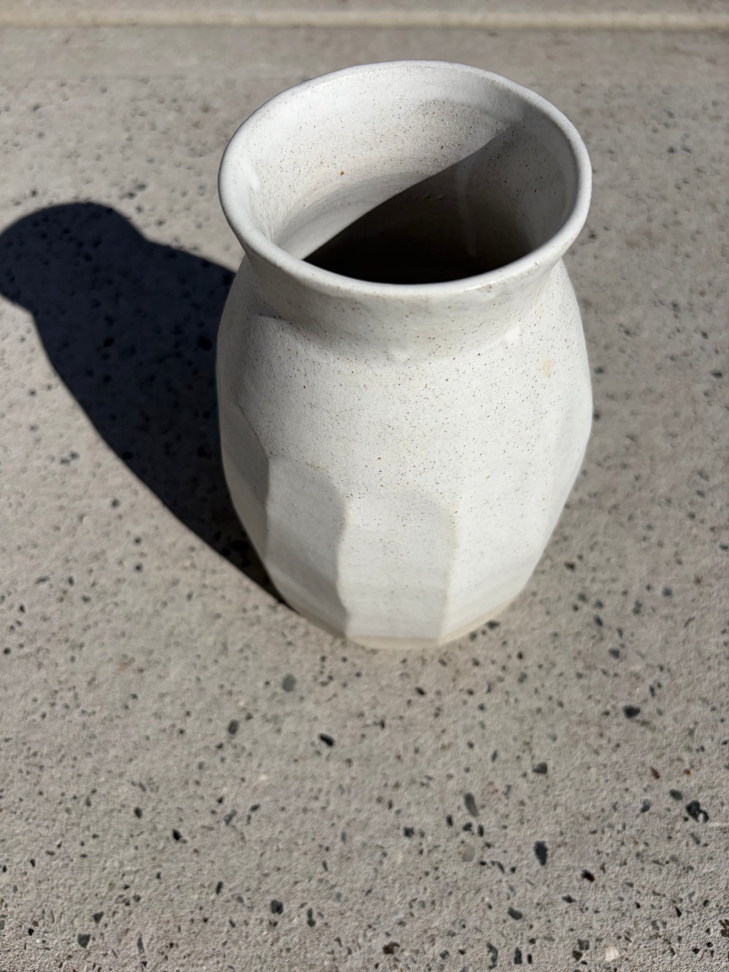 CARVE VASE